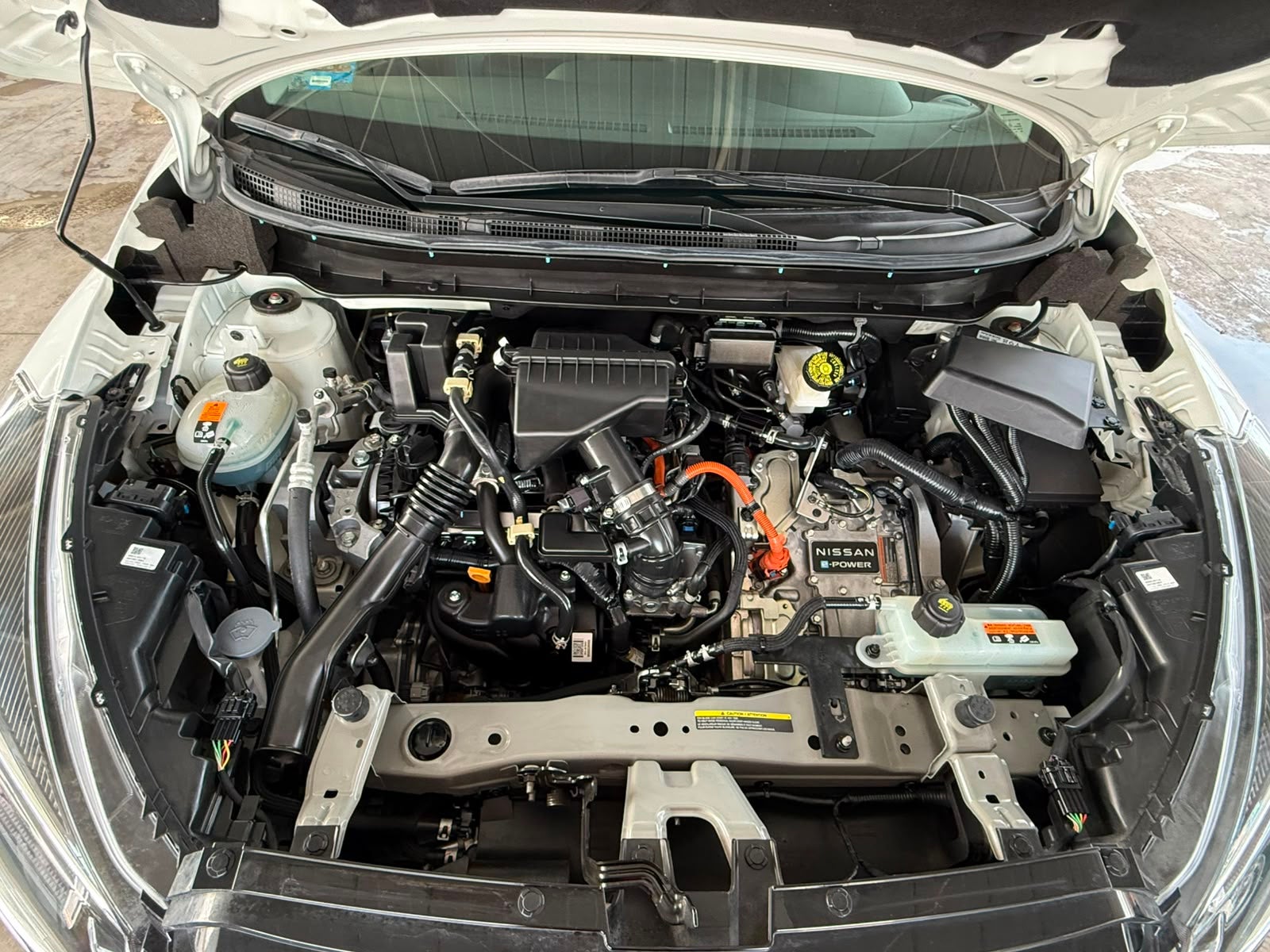 2023 Nissan KICKS 5 PTS E-POWER PLATINUM ELECTA PIEL ADAS RA-17